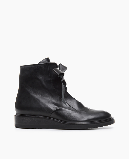 Dyani Boot