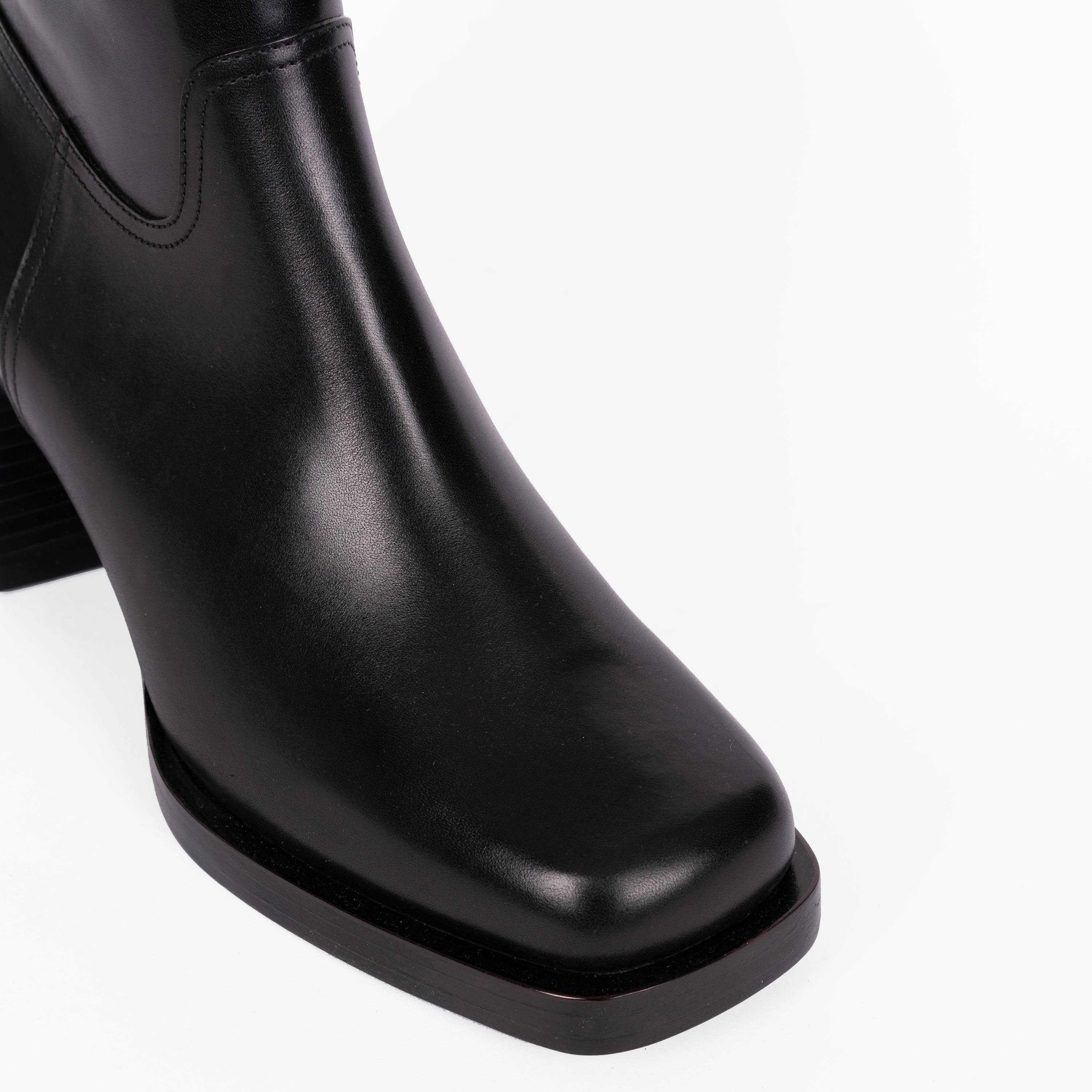 Joan Boot Black