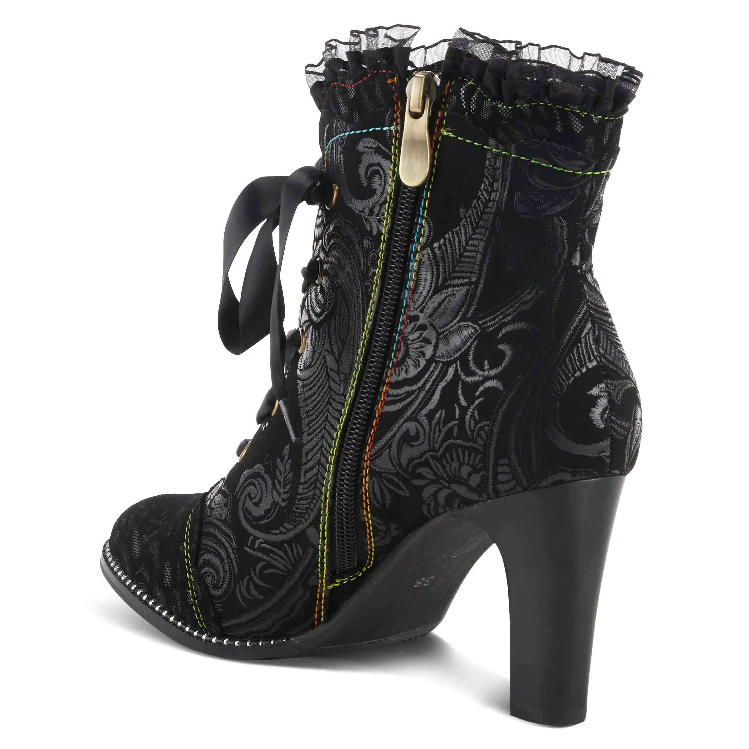 L'ARTISTE GLAMORIZE BOOTIE