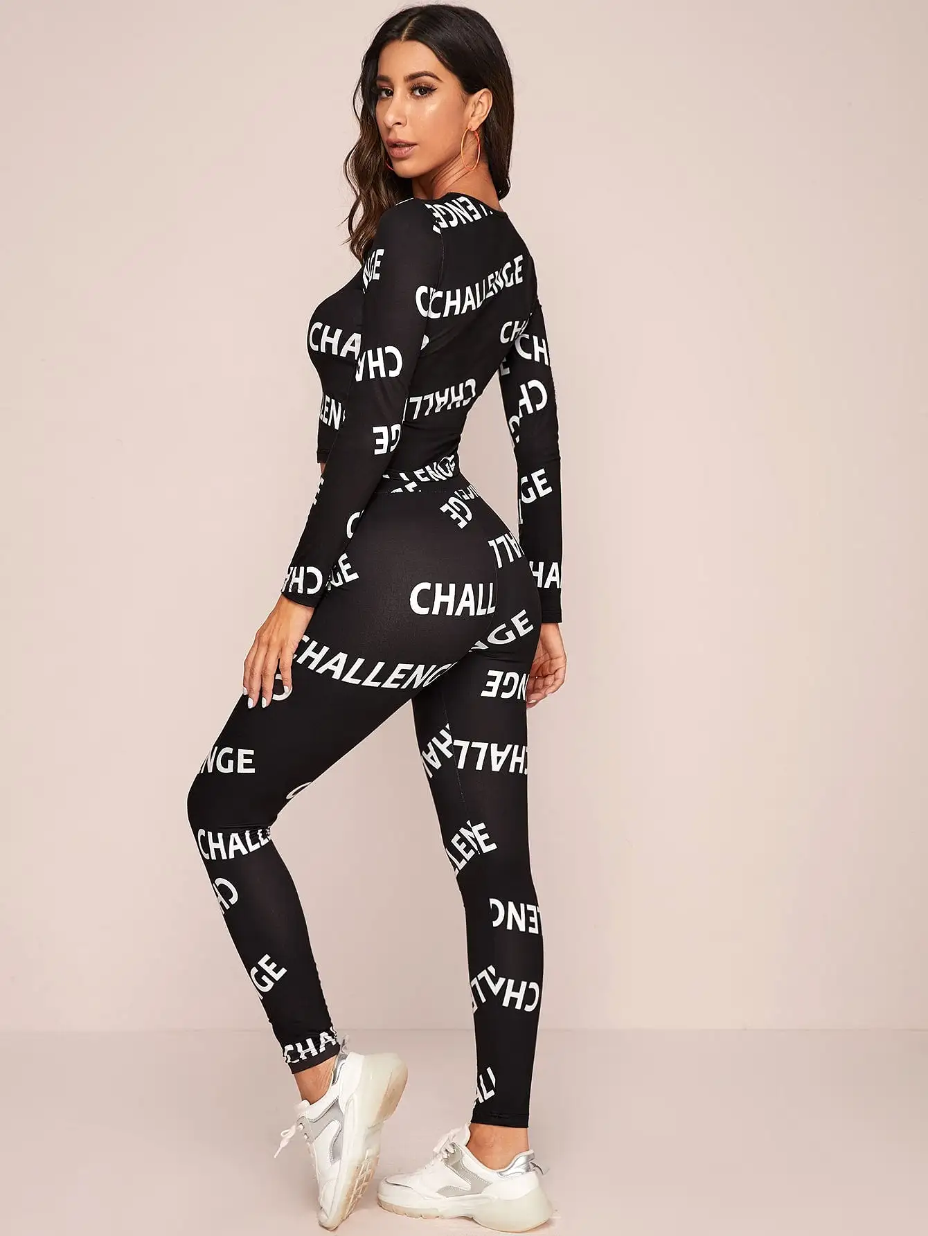 Letter Graphic Crop Top Leggings Set