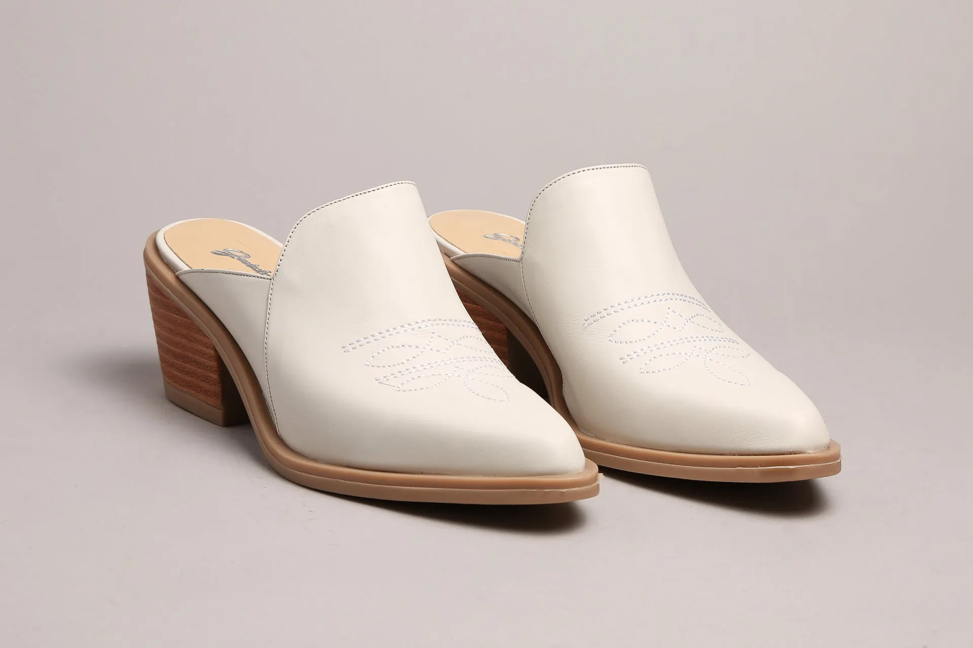 Mule Belen White