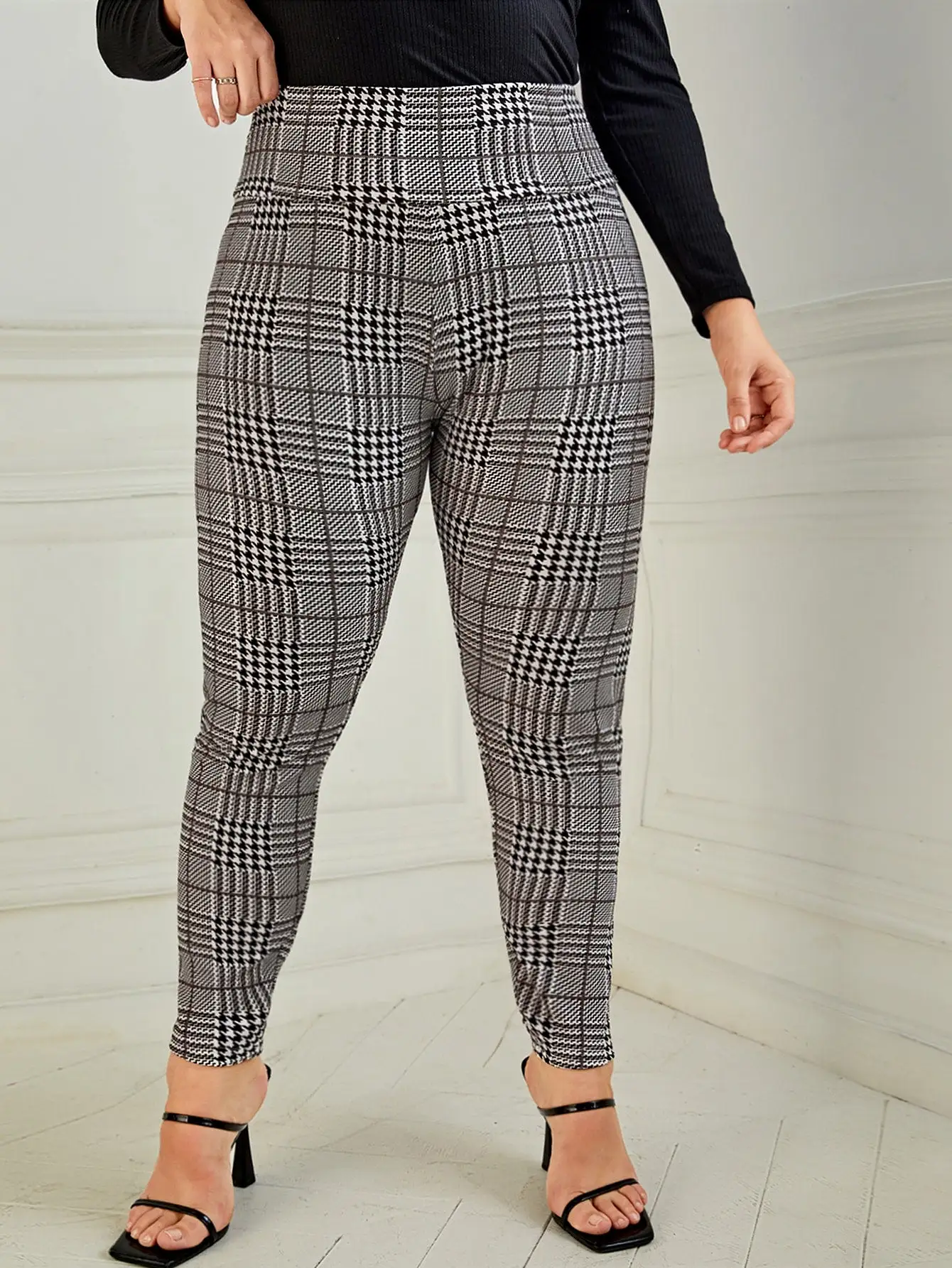 Plus Glen Plaid Leggings