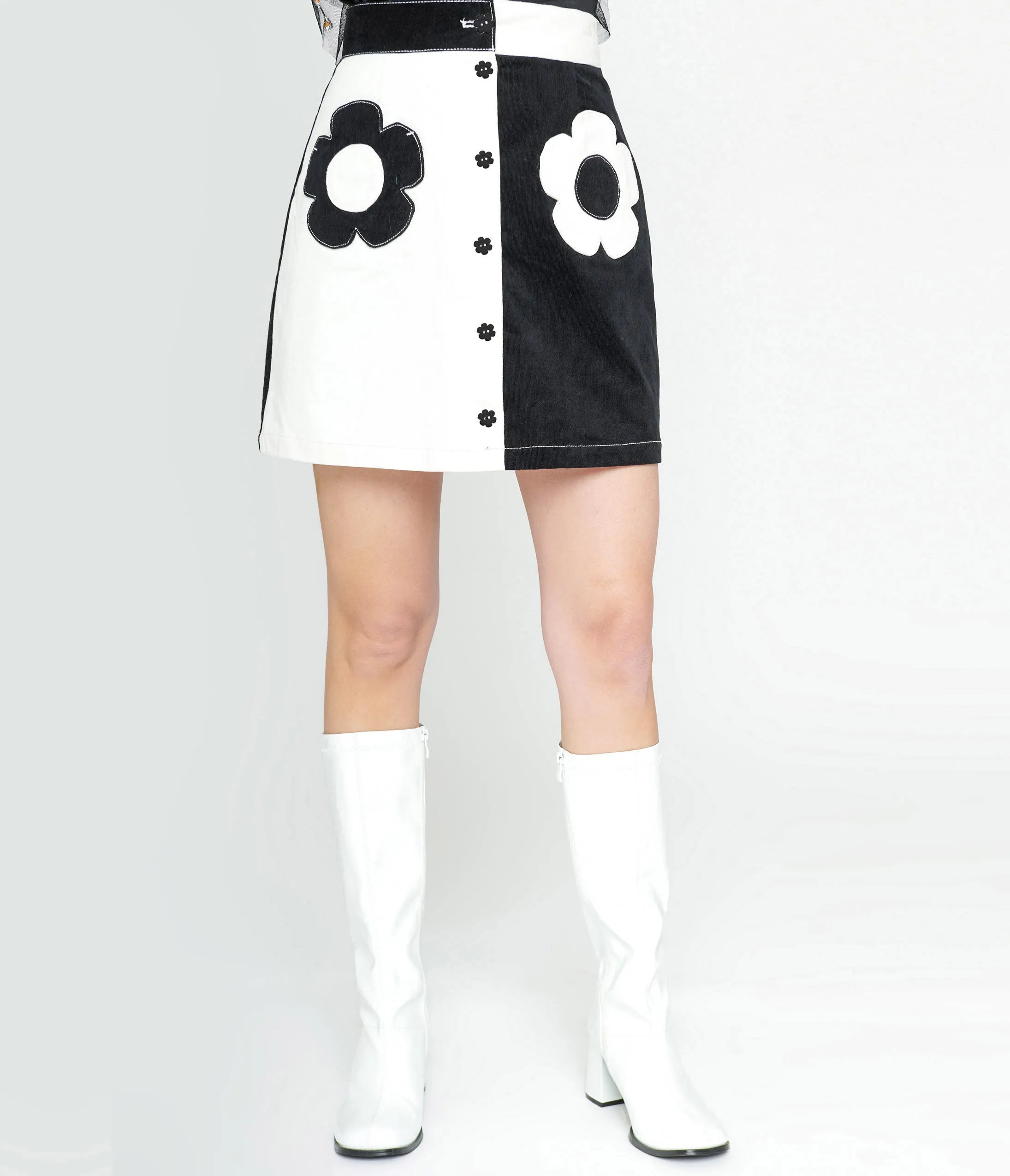 Smak Parlour 1960s Black & White Daisy Match Game Mini Skirt